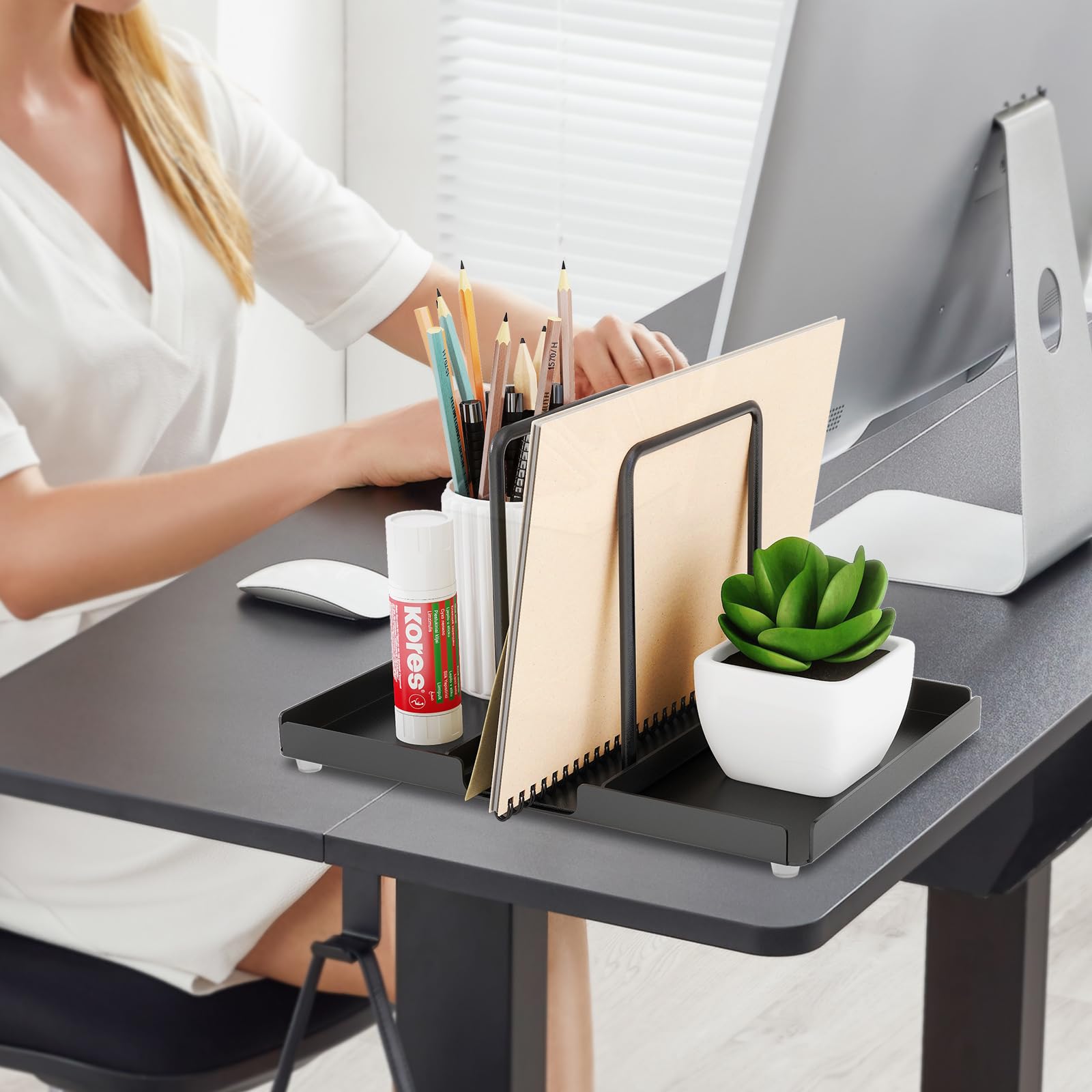 Napkin Holder for Table, Metal Napkin Holder with Salt and Pepper Shakers Caddy, Standing Paper Napkin Storage for Kitchen Dining Table Decor, Black